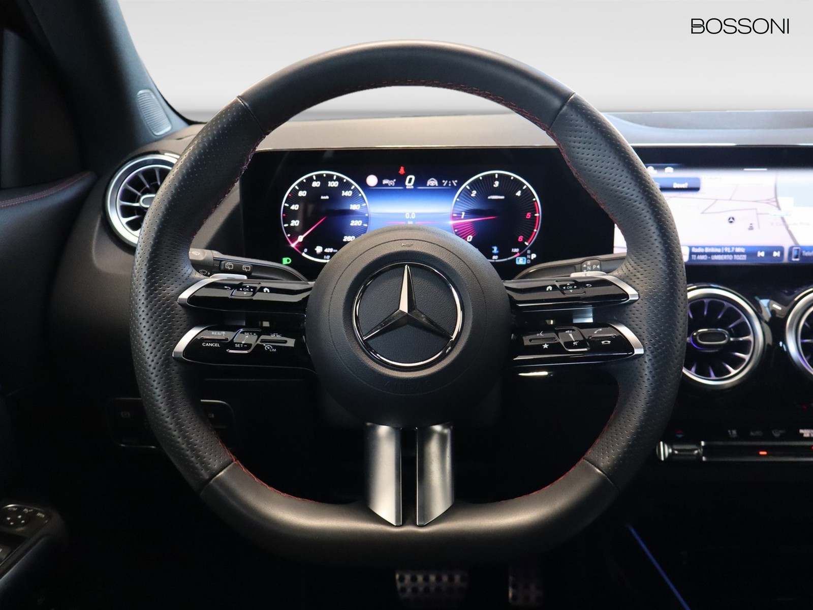18 - Mercedes GLA 200 d amg line advanced plus digital edition 8g-dct