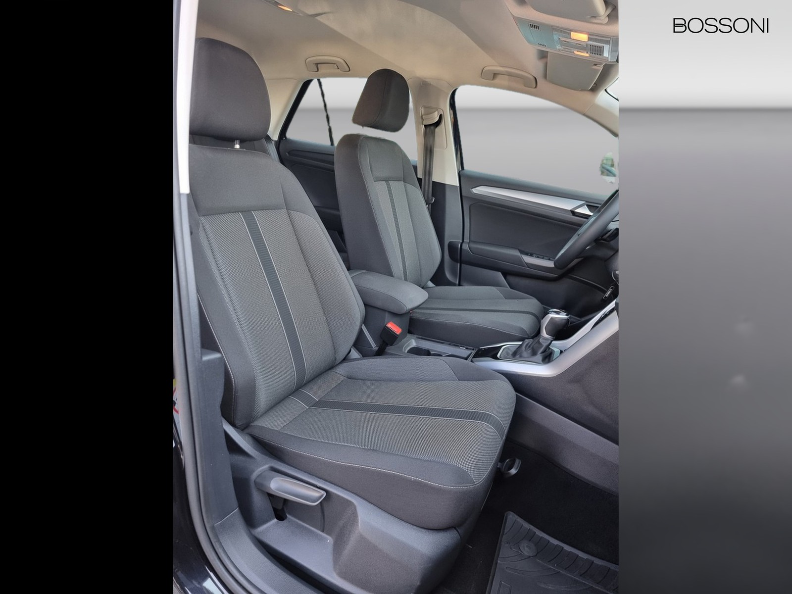 12 - Volkswagen T-Roc 1.5 tsi act life dsg