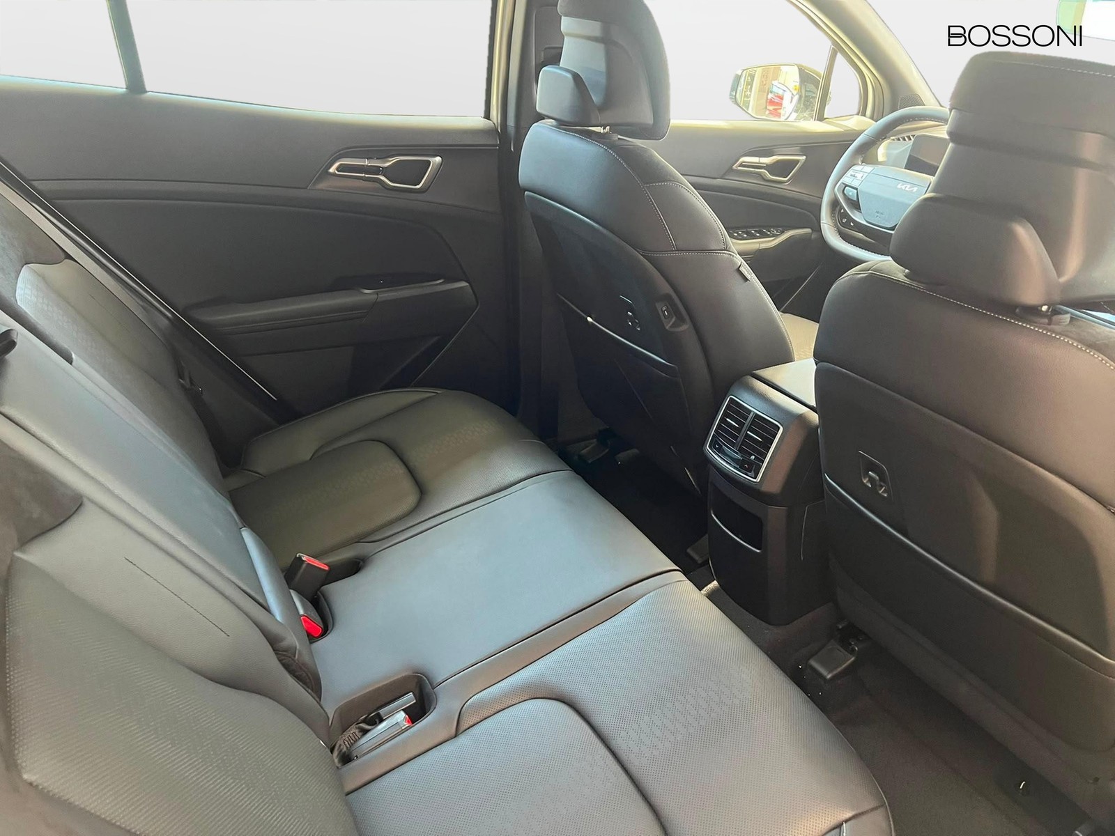8 - Kia Sportage 1.6 t-gdi hev black edition 2wd at6