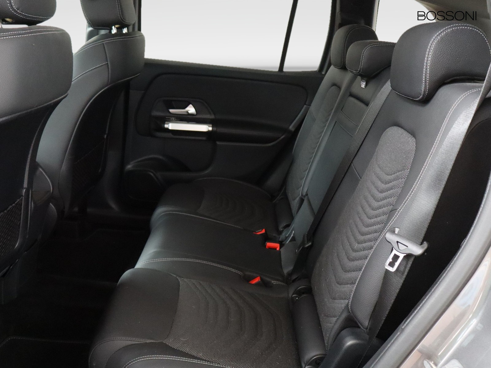 8 - Mercedes GLB 200 d progressive advanced plus 4matic 8g-dct