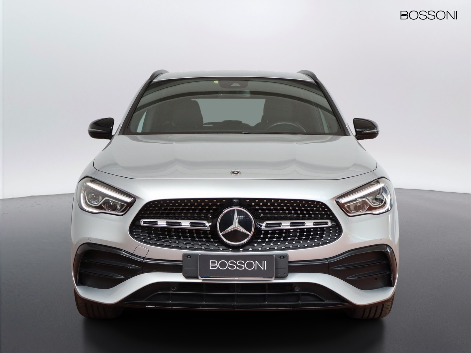 2 - Mercedes GLA 200 d premium 4matic 8g-dct