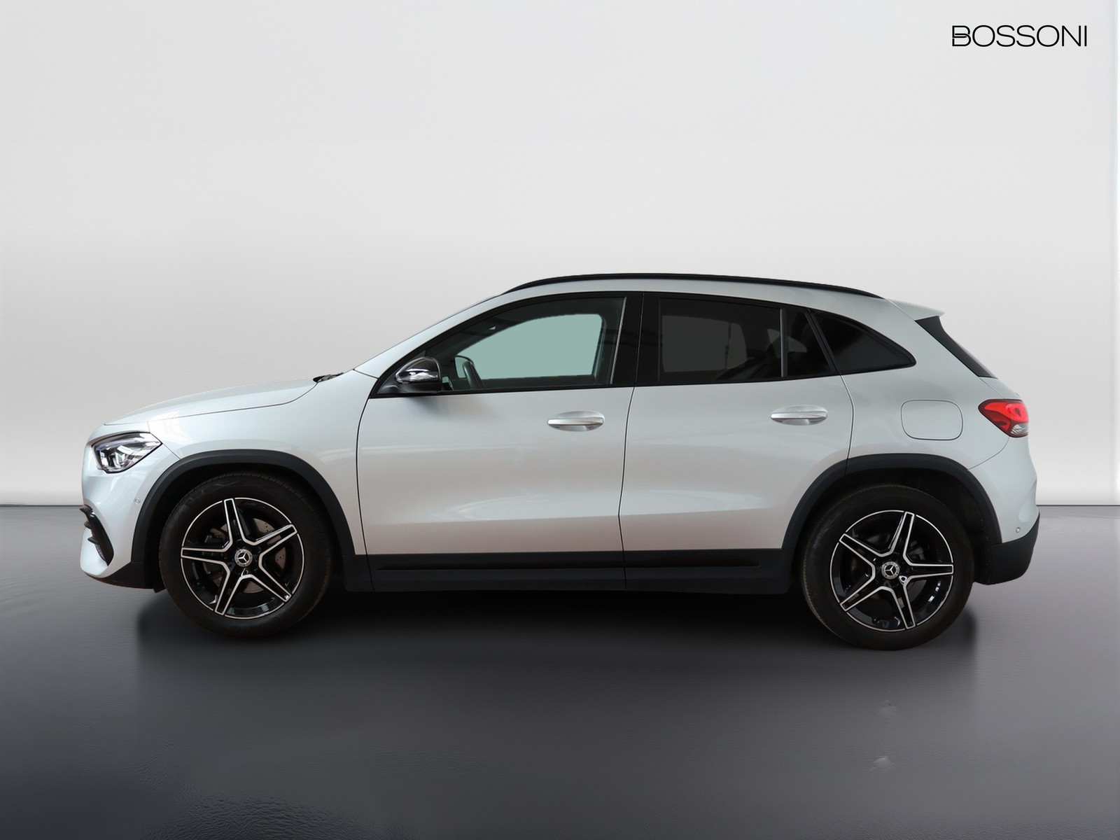 3 - Mercedes GLA 200 d premium 4matic 8g-dct