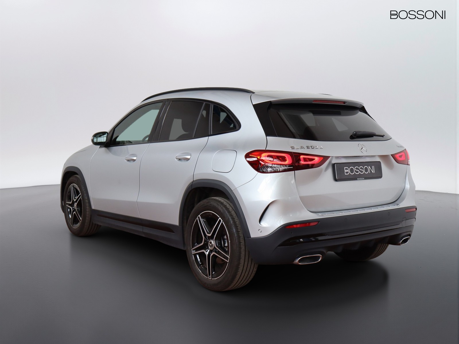5 - Mercedes GLA 200 d premium 4matic 8g-dct