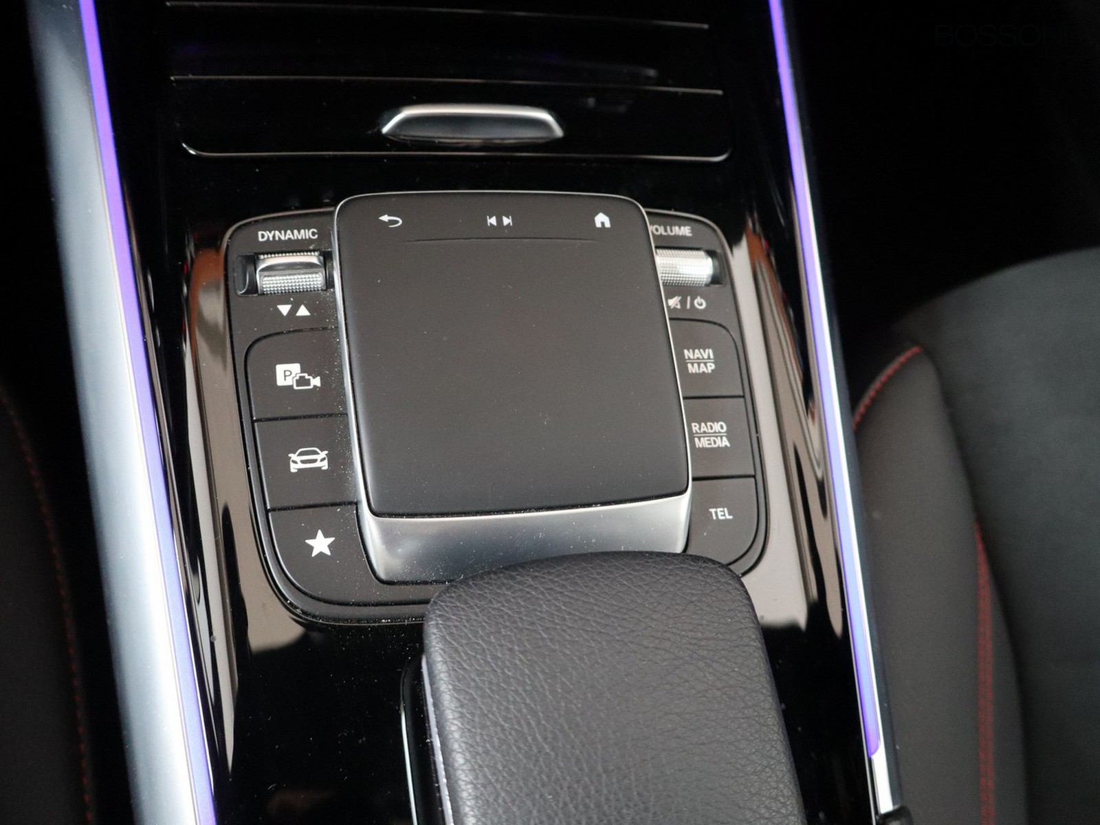 14 - Mercedes GLA 200 d premium 4matic 8g-dct
