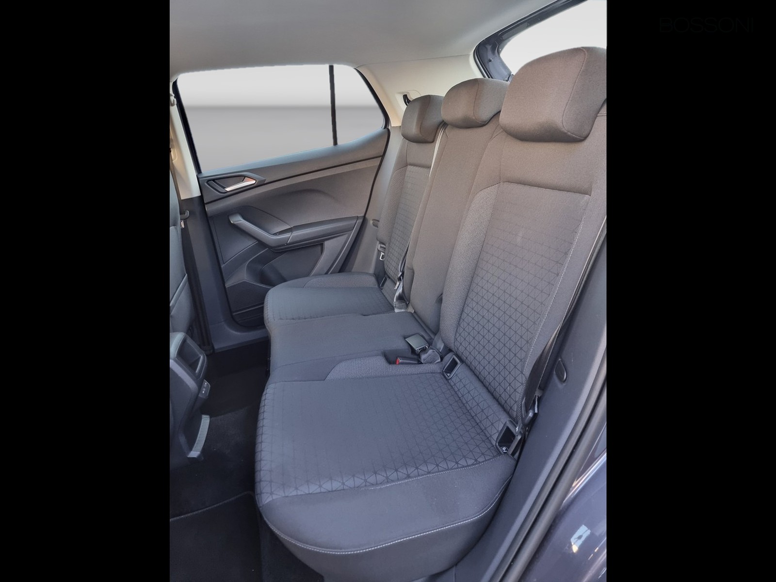9 - Volkswagen T-Cross 1.0 tsi 95cv style