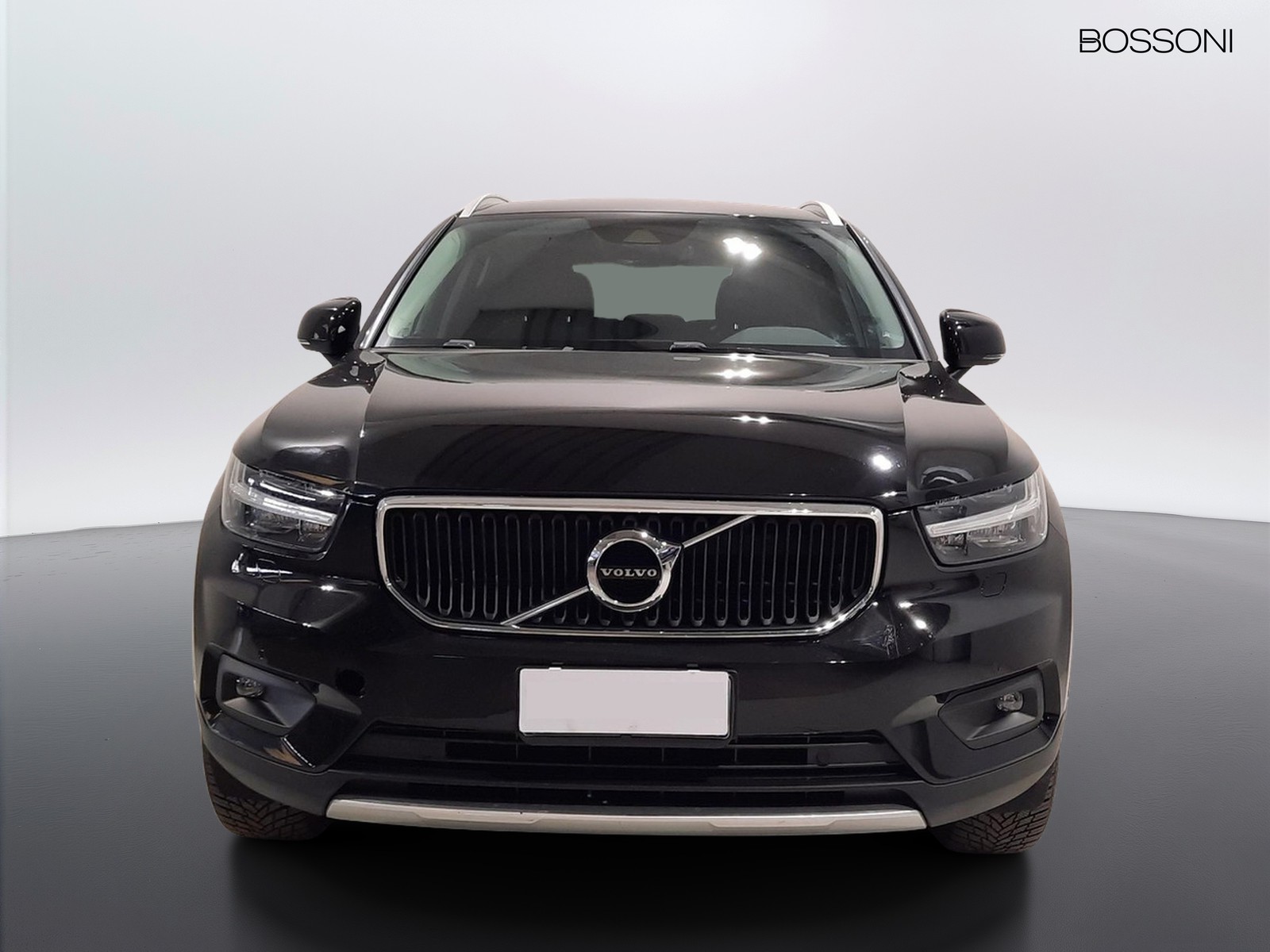 2 - Volvo XC40 2.0 b4 momentum pro awd automatico 7m
