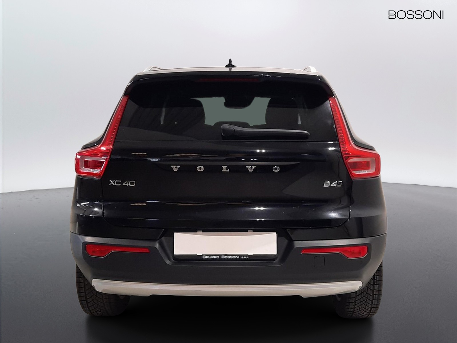 5 - Volvo XC40 2.0 b4 momentum pro awd automatico 7m