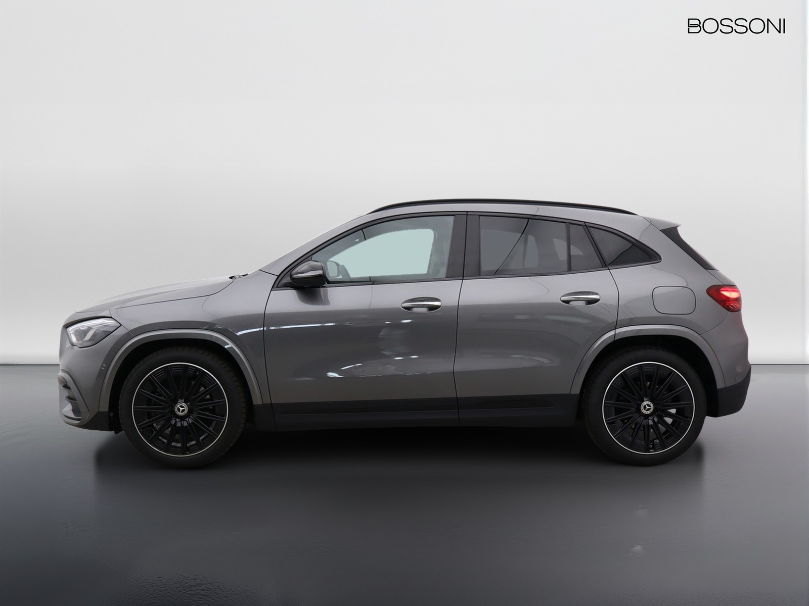 3 - Mercedes GLA 200 d amg line extra 8g-dct