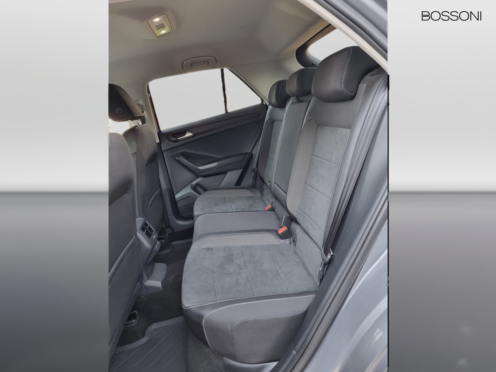 10 - Volkswagen T-Roc 1.0 tsi 110cv style