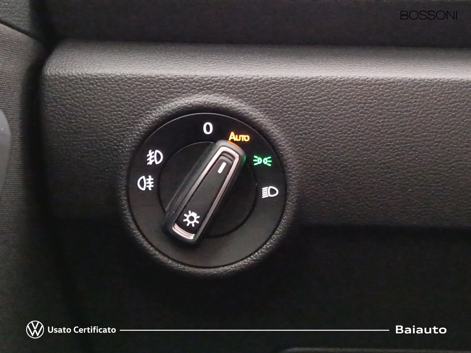 17 - Volkswagen T-Roc 1.0 tsi 115cv style