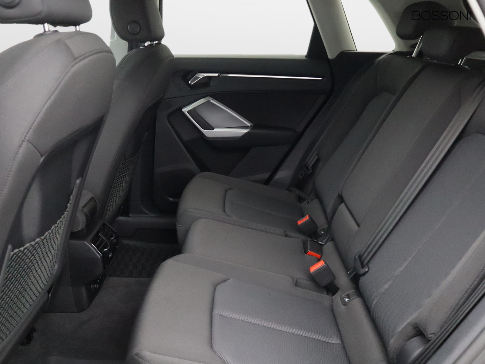 8 - Audi Q3 sportback 35 2.0 tdi business plus s tronic
