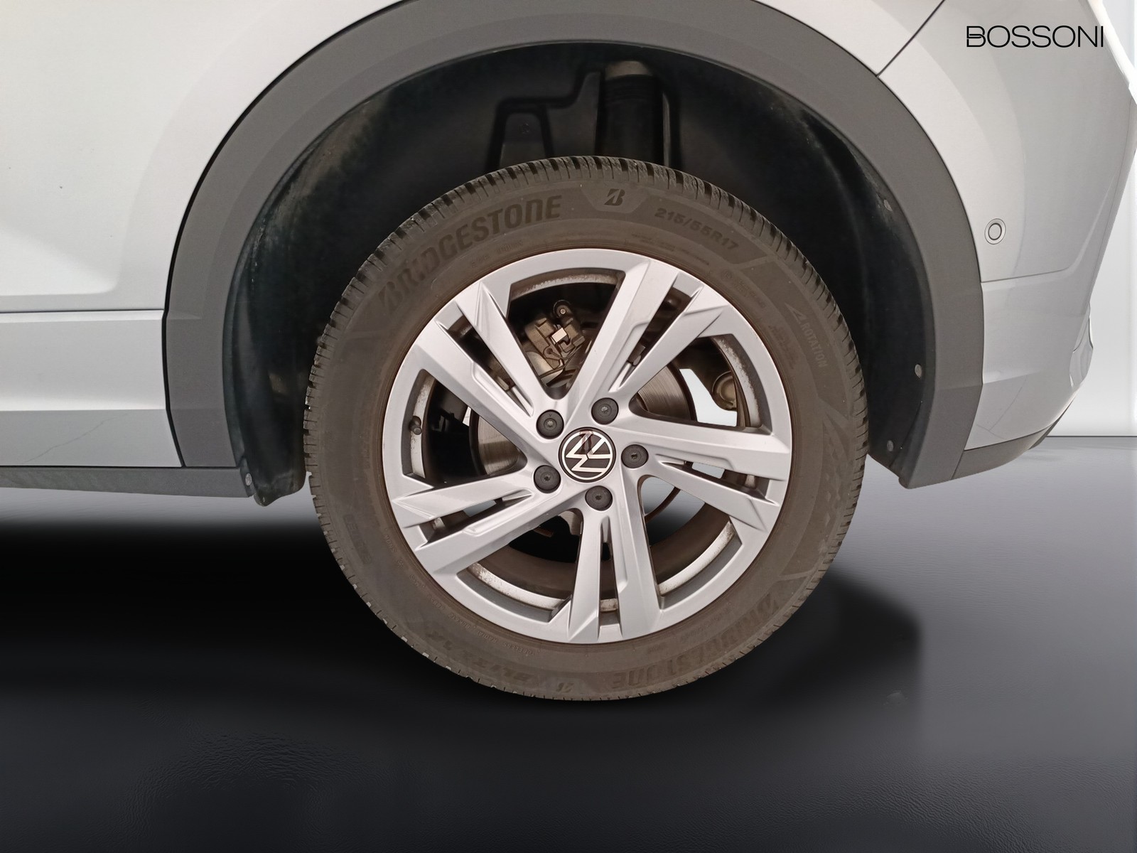 26 - Volkswagen T-Roc 1.0 tsi 110cv r line