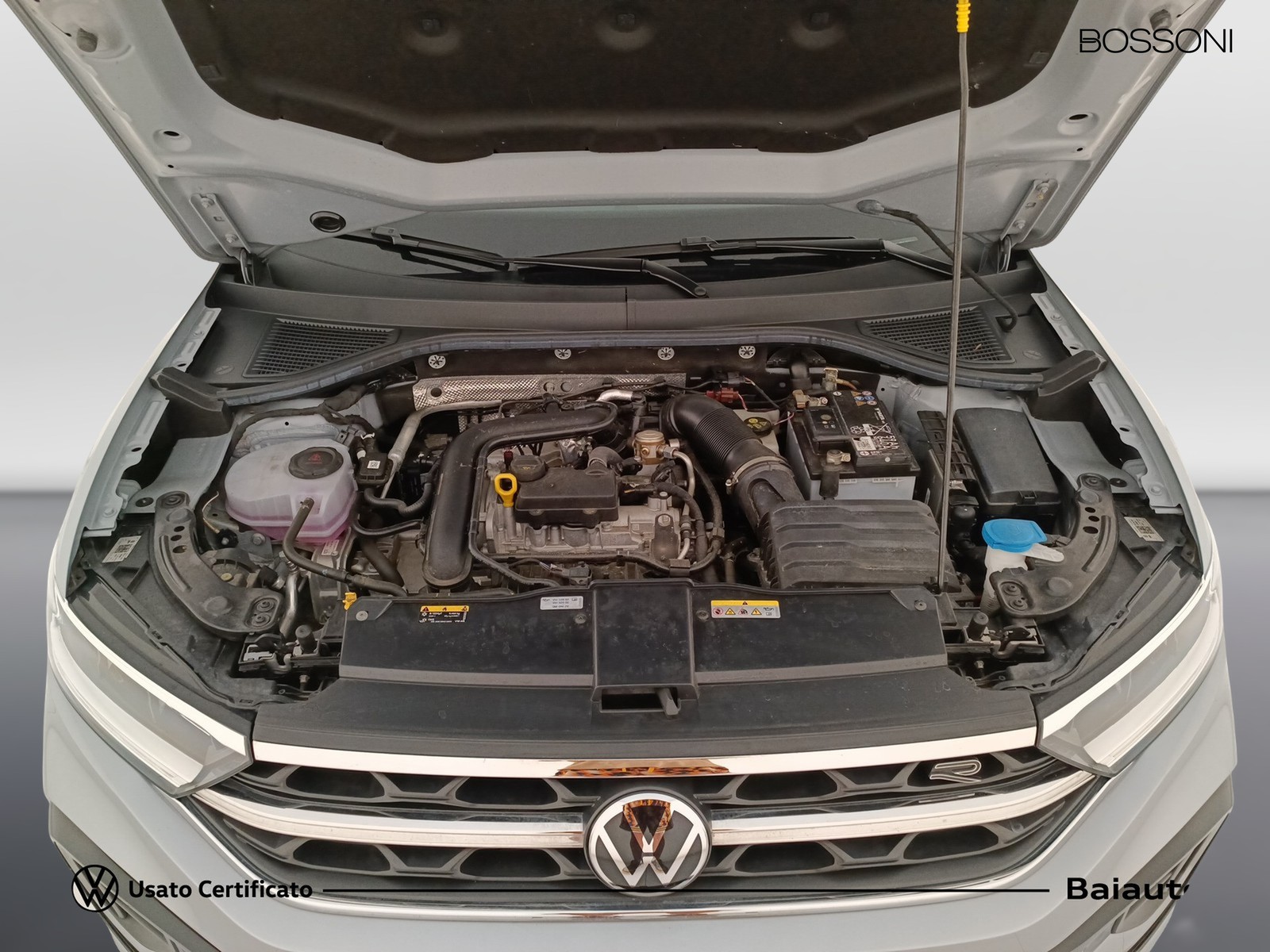 32 - Volkswagen T-Roc 1.0 tsi 110cv r line