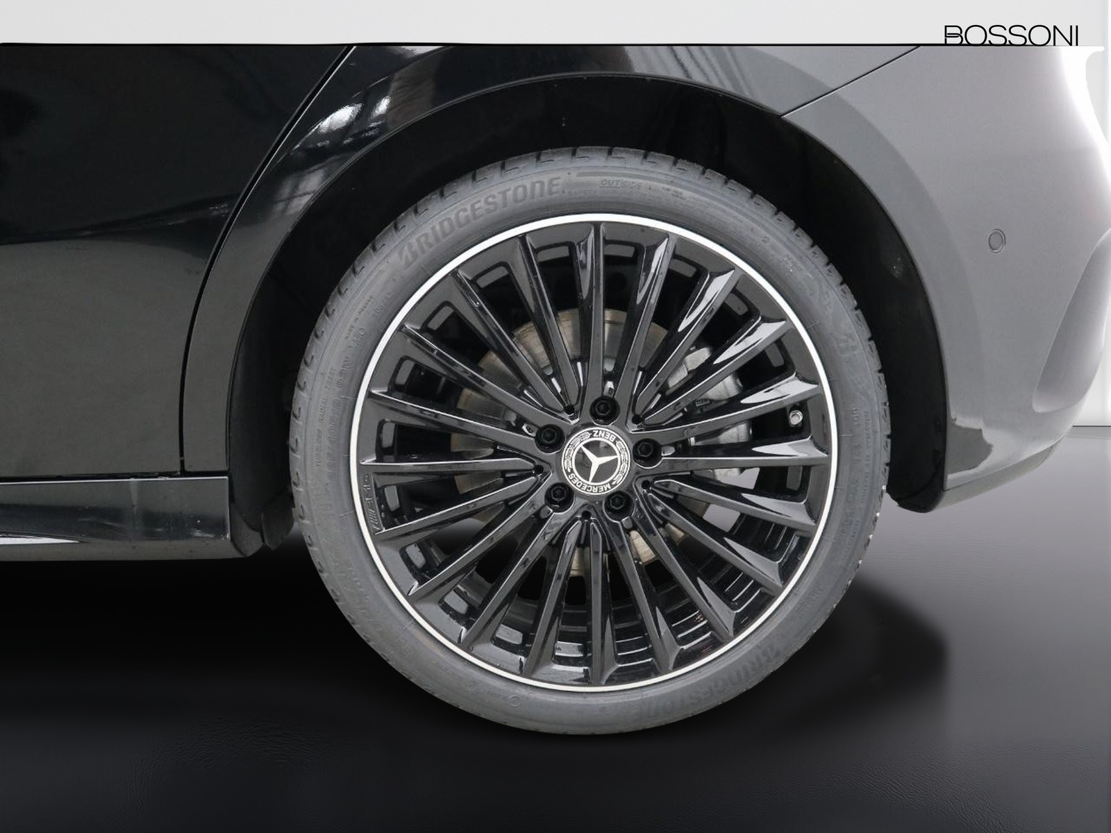 4 - Mercedes Classe A 250 e plug-in-hybrid amg line advanced plus speedshift dct amg 8g