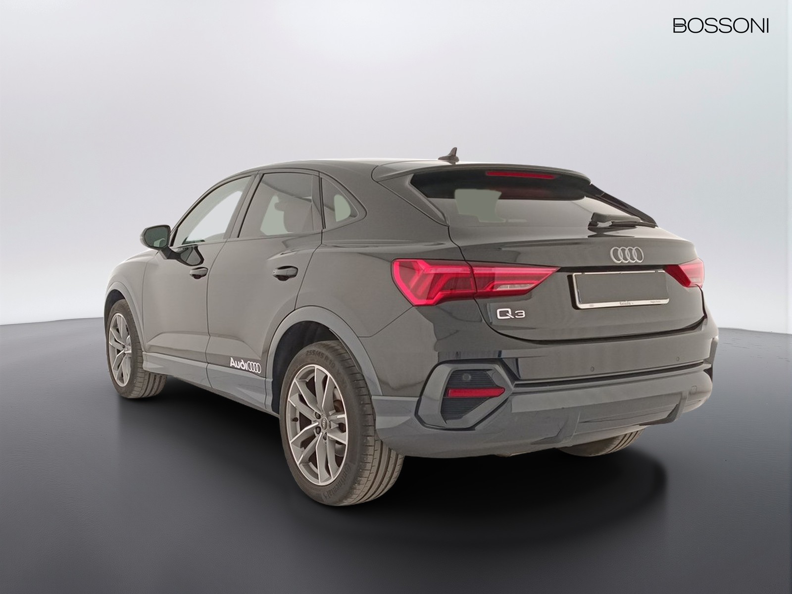 4 - Audi Q3 sportback 35 2.0 tdi s tronic