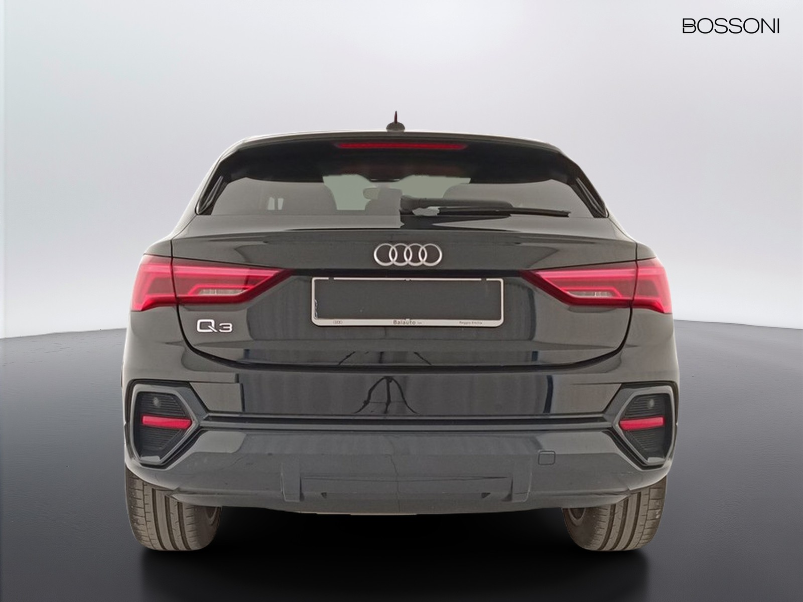 5 - Audi Q3 sportback 35 2.0 tdi s tronic