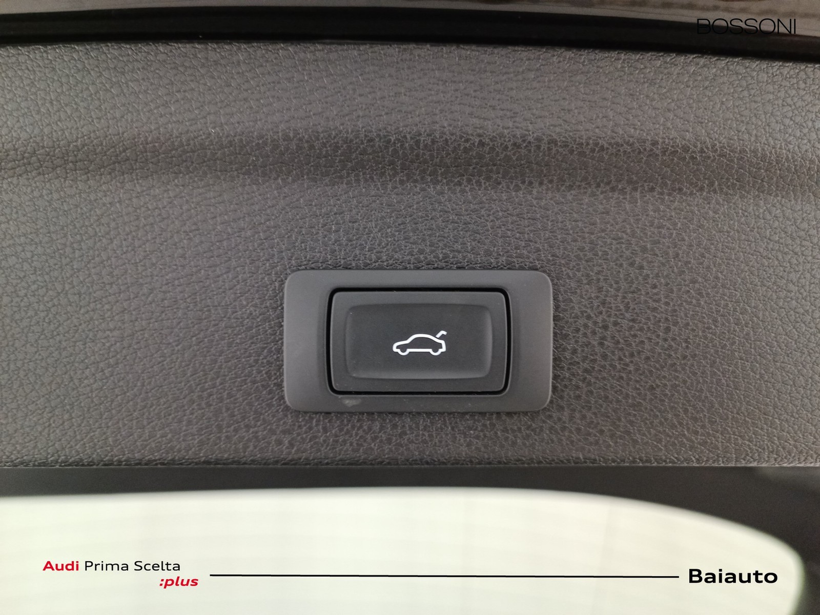 30 - Audi Q3 sportback 35 2.0 tdi s tronic