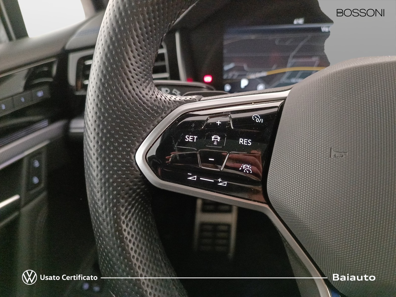12 - Volkswagen Touareg 3.0 v6 tsi ehybrid r 4motion tiptronic