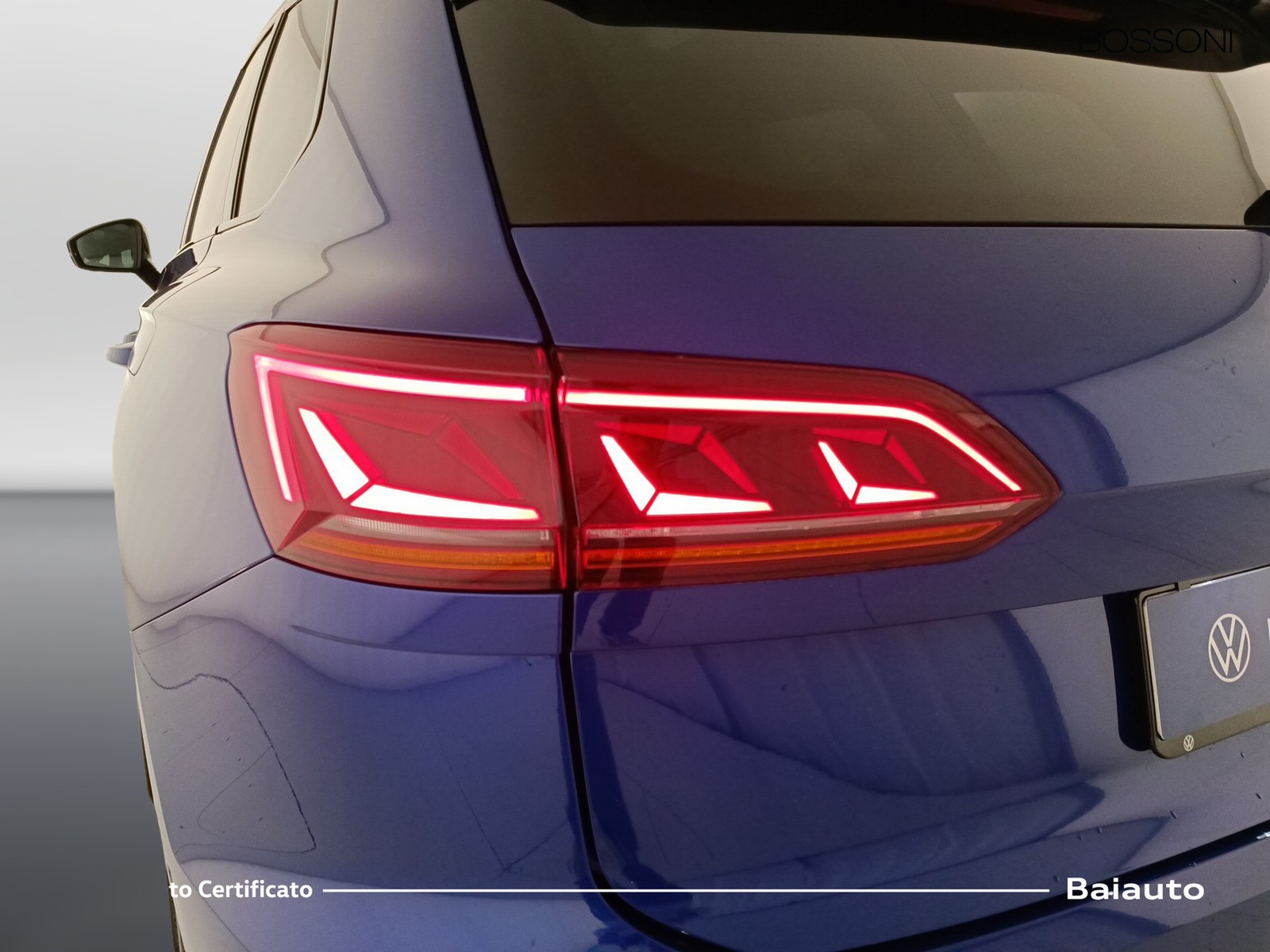 21 - Volkswagen Touareg 3.0 v6 tsi ehybrid r 4motion tiptronic