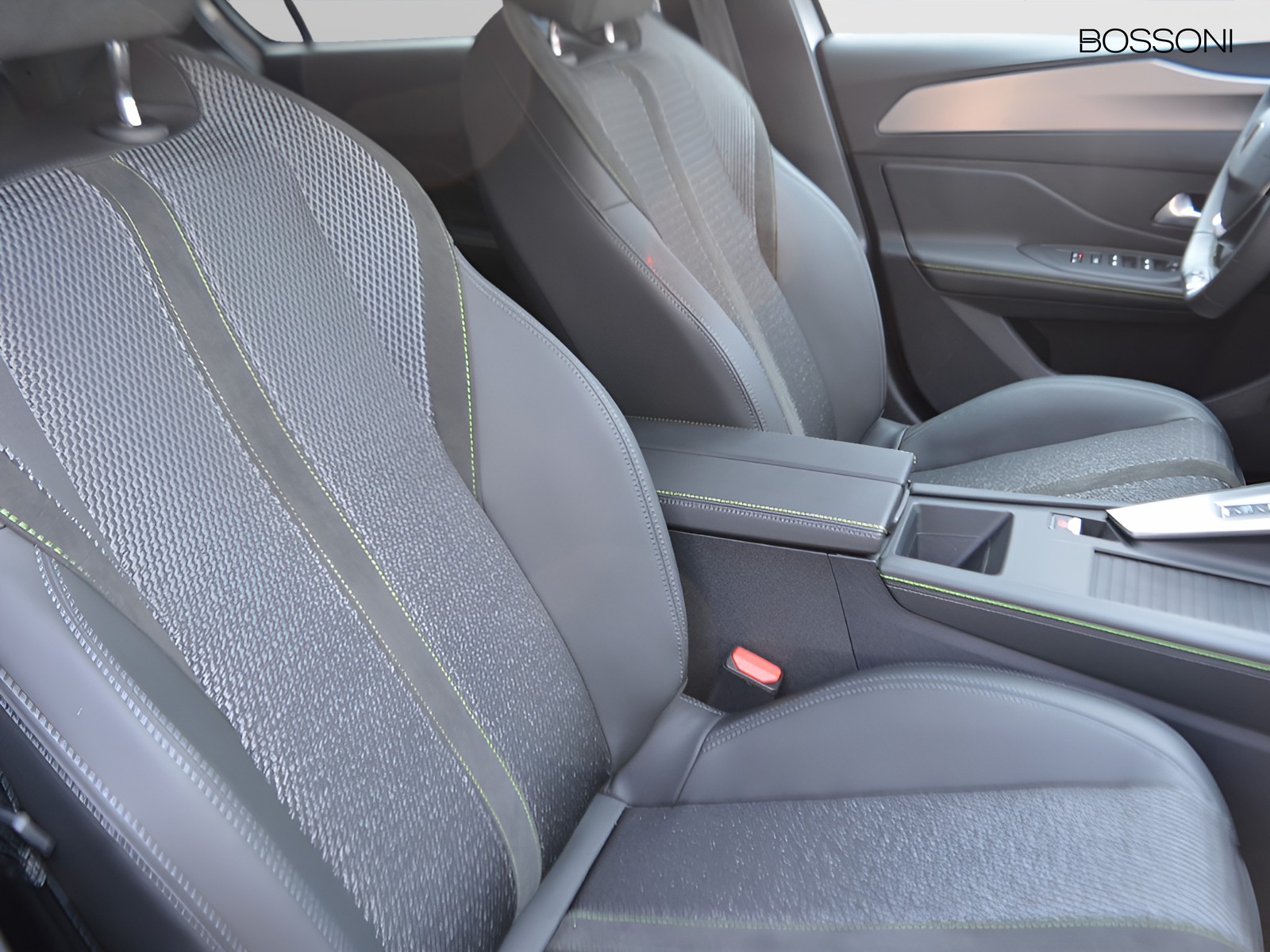 5 - Peugeot 308 1.2 hybrid 145cv gt e-dcs6