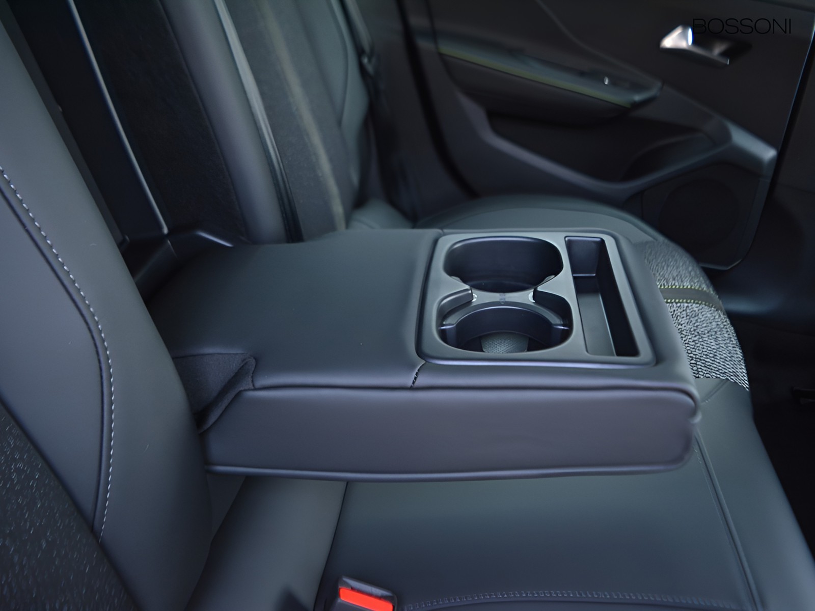 6 - Peugeot 308 1.2 hybrid 145cv gt e-dcs6
