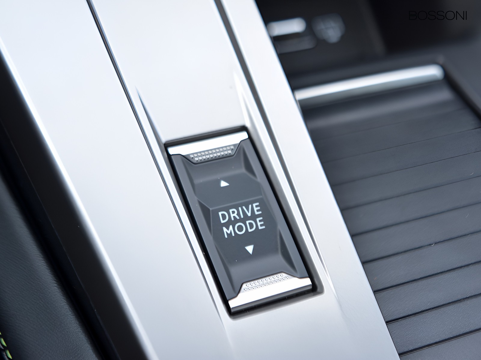 18 - Peugeot 308 1.2 hybrid 145cv gt e-dcs6
