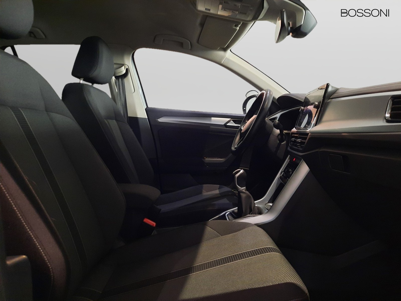 9 - Volkswagen T-Roc 1.0 tsi 110cv life