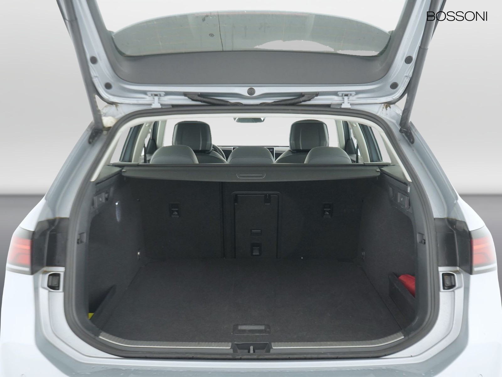 10 - Volkswagen Passat 2.0 tdi scr evo 150cv business dsg