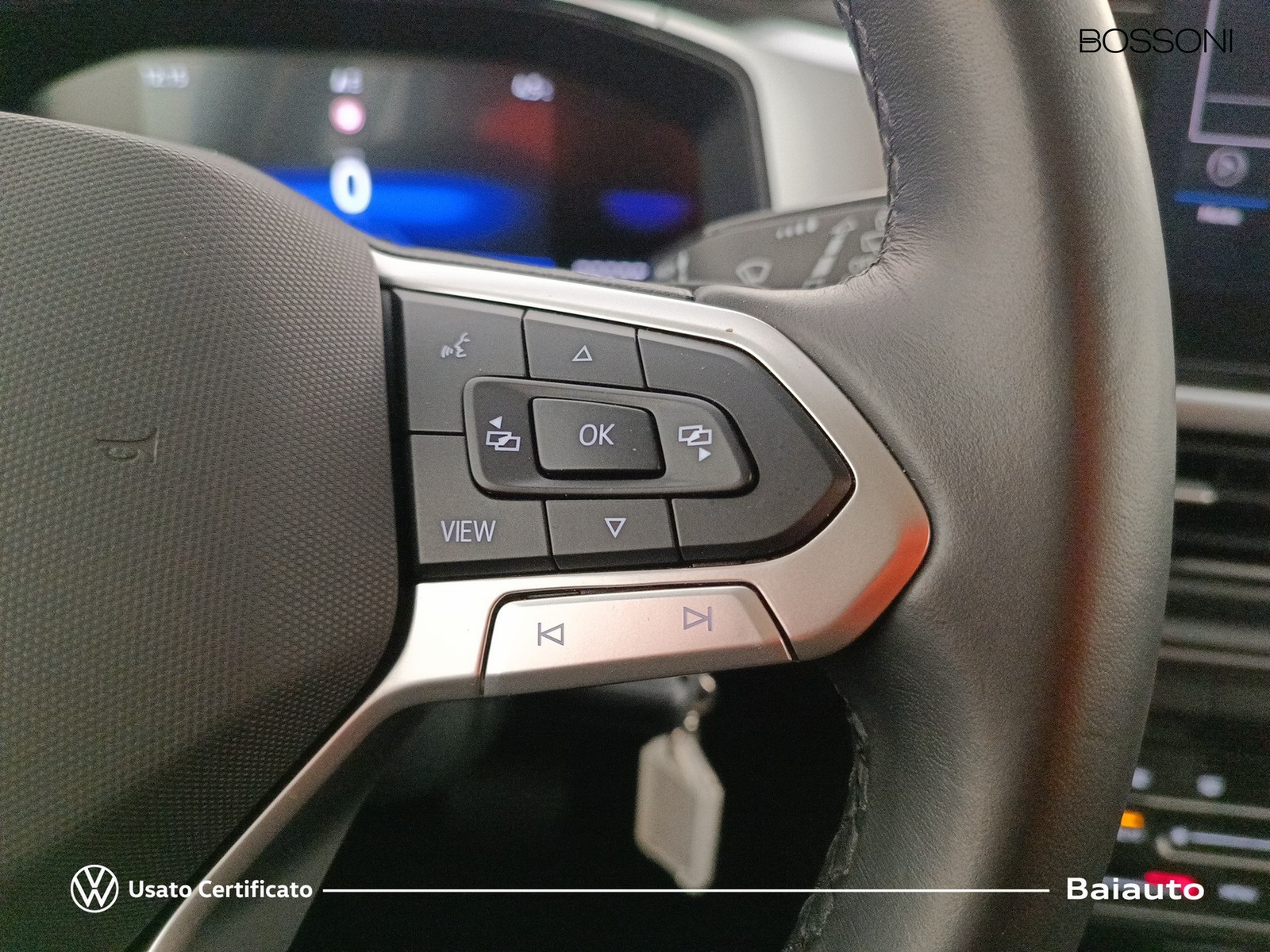 16 - Volkswagen T-Roc 2.0 tdi scr 150cv life dsg