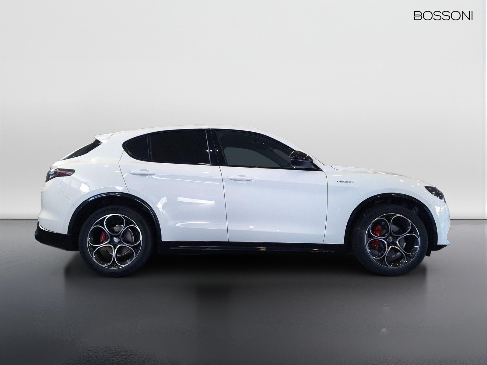4 - Alfa Romeo Stelvio 2.2 turbo 210cv veloce q4 at8