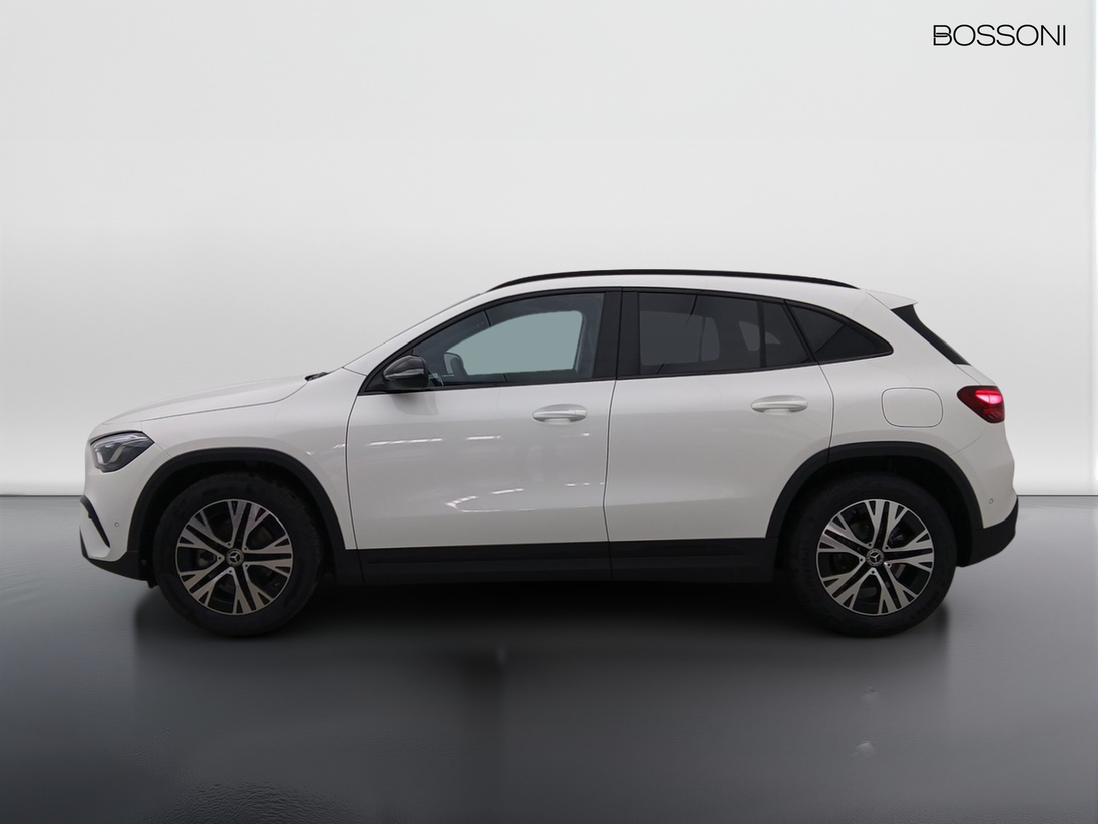 3 - Mercedes GLA 180 d progressive advanced 8g-dct