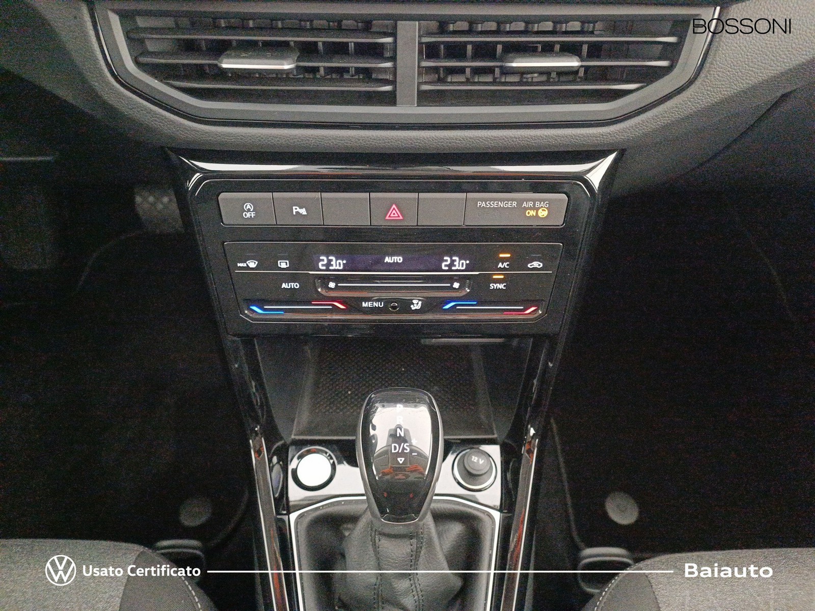 11 - Volkswagen T-Cross 1.0 tsi 115cv life dsg
