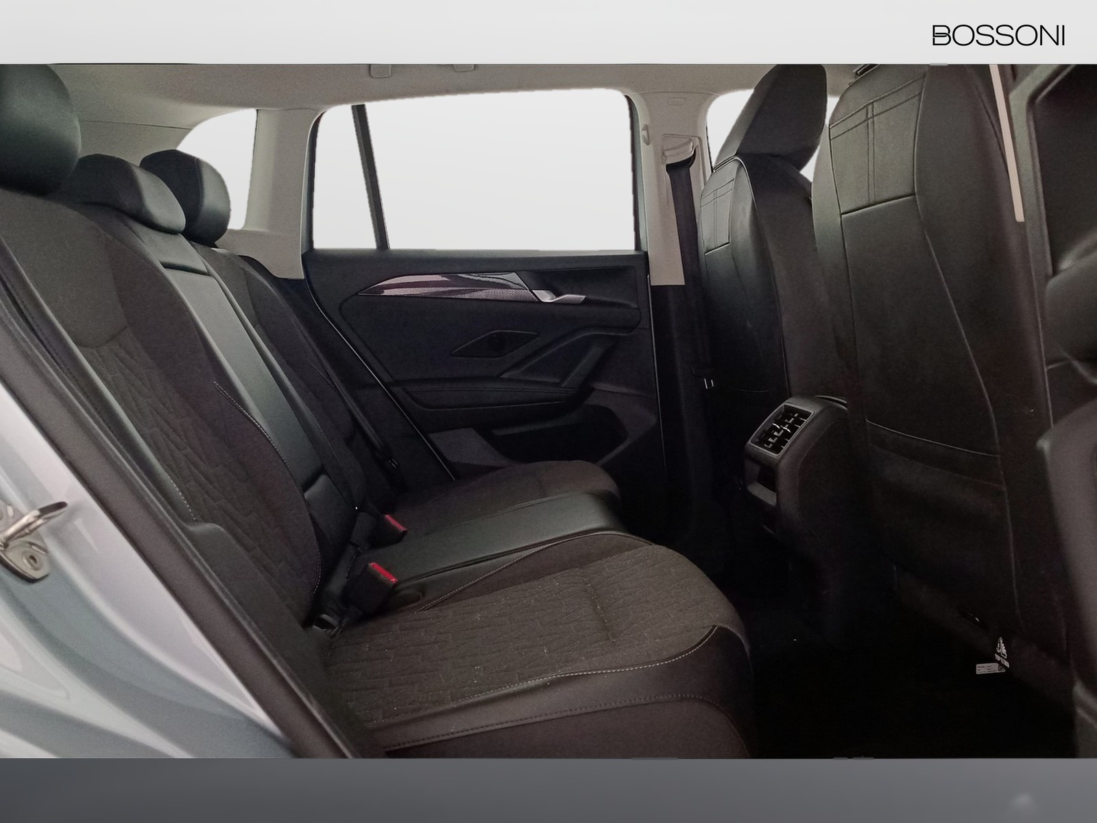 9 - Volkswagen Tiguan 2.0 tdi scr 150cv life dsg