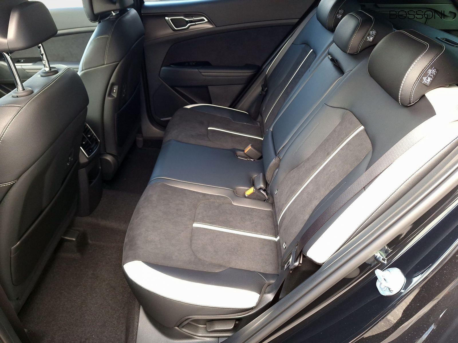 12 - Kia Sportage 1.6 crdi mhev gt-line sunroof pack dct7