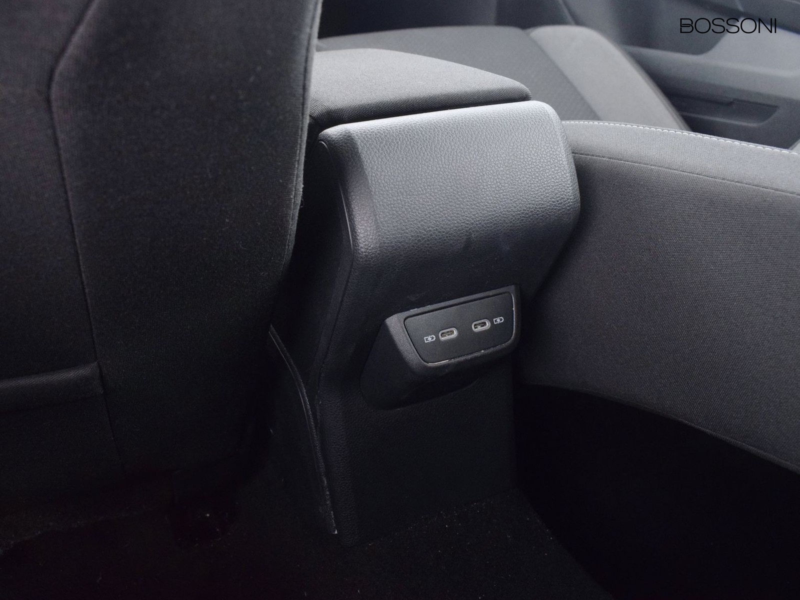 26 - Volkswagen Polo 1.0 tsi 95cv life dsg