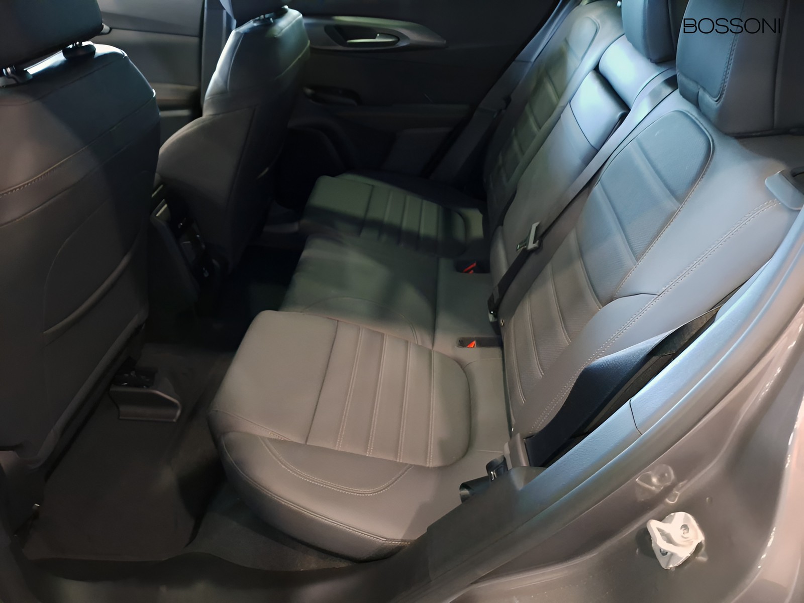 12 - Alfa Romeo Tonale 1.5 hybrid 175cv ti tct7