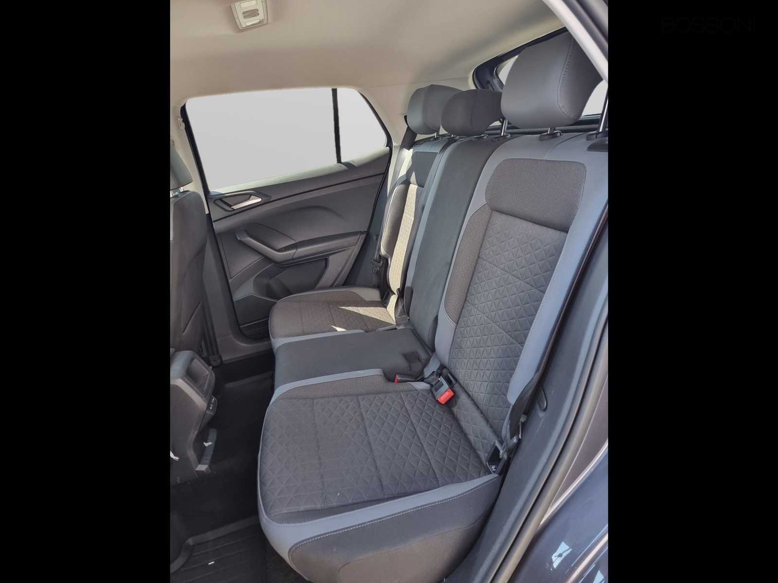 9 - Volkswagen T-Cross 1.0 tsi 110cv advanced