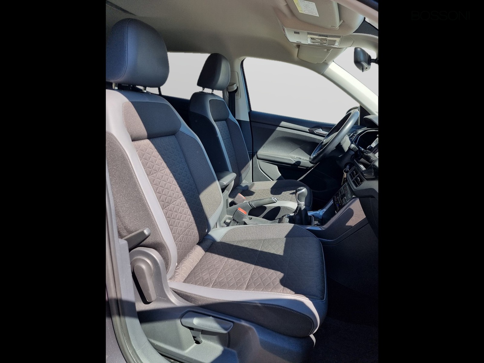 11 - Volkswagen T-Cross 1.0 tsi 110cv advanced