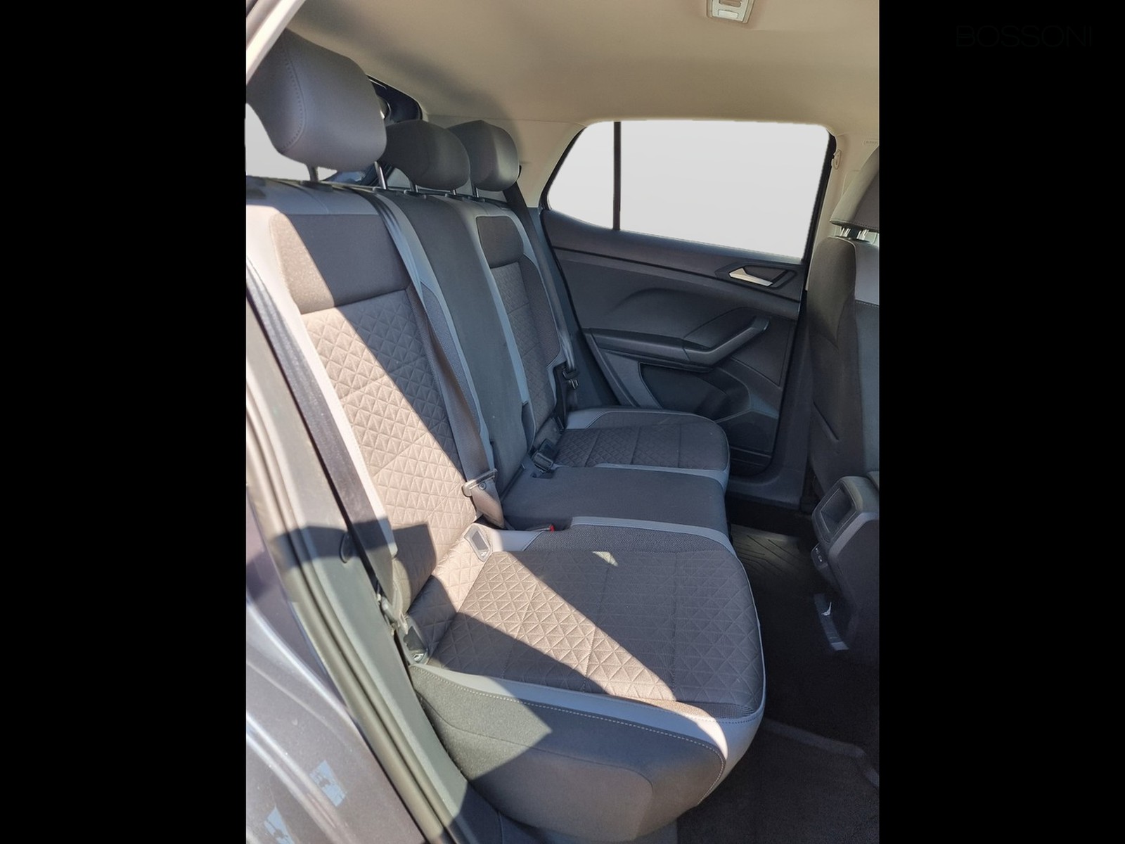 12 - Volkswagen T-Cross 1.0 tsi 110cv advanced