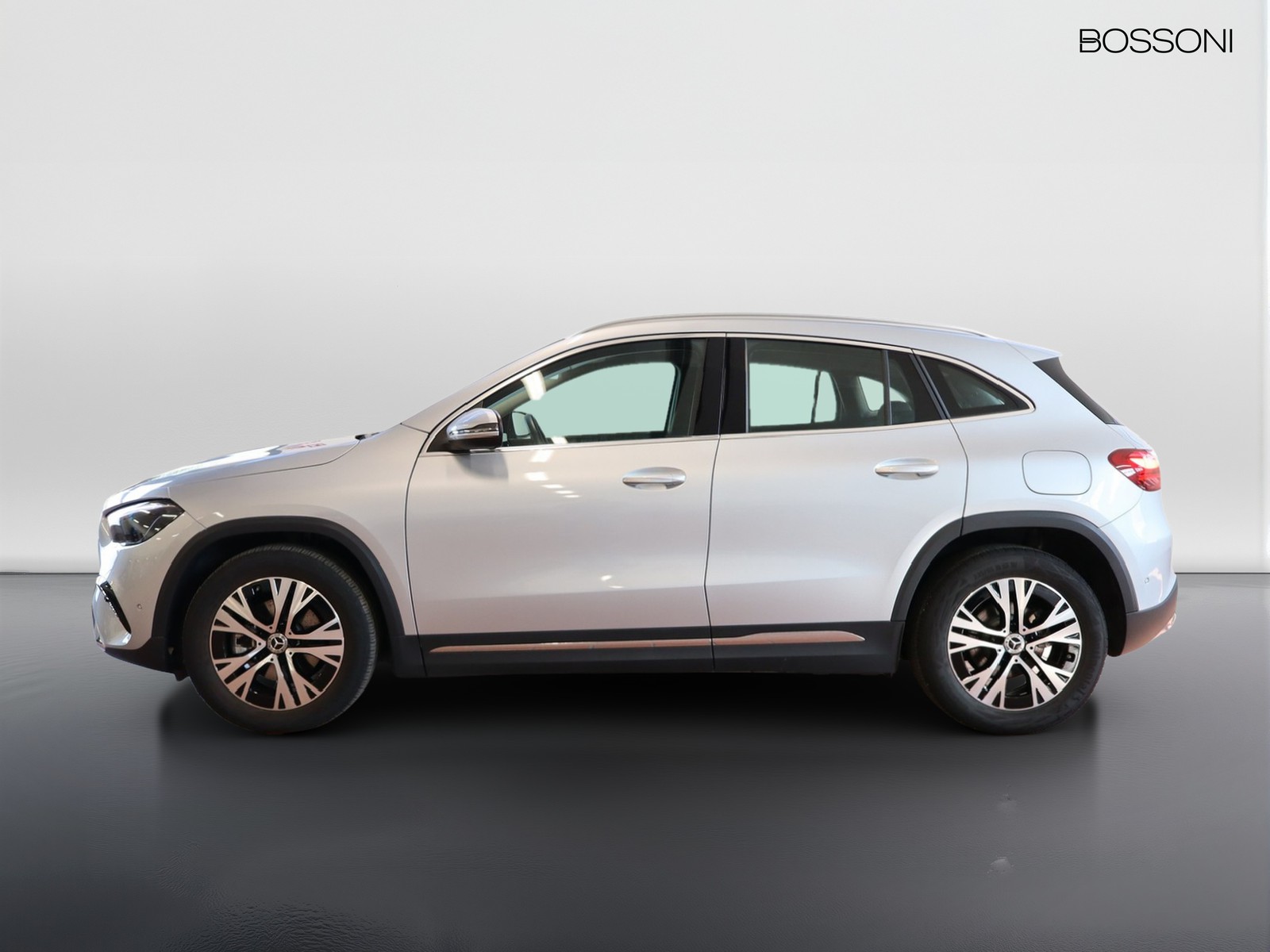 3 - Mercedes GLA 180 d progressive advanced 8g-dct