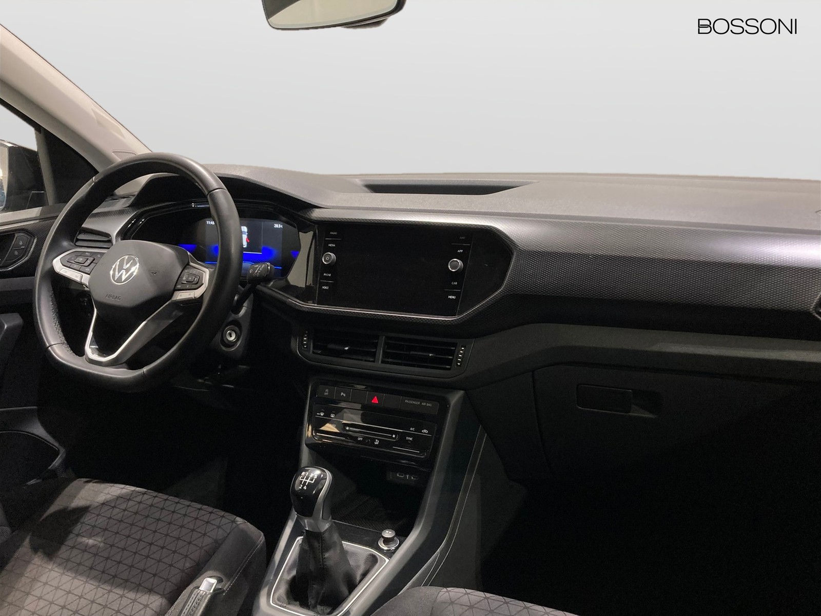 6 - Volkswagen T-Cross 1.0 tsi 95cv style