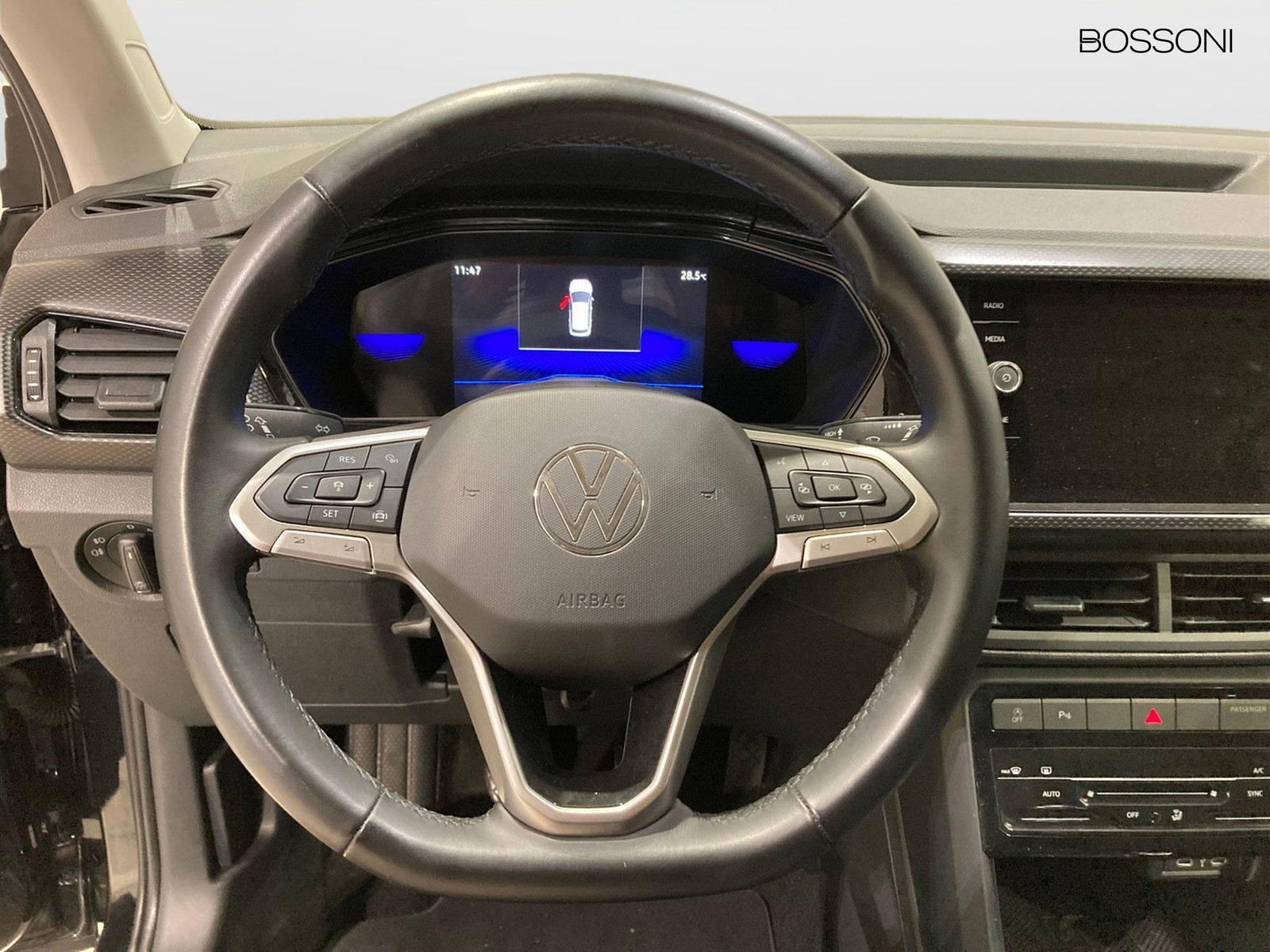 8 - Volkswagen T-Cross 1.0 tsi 95cv style