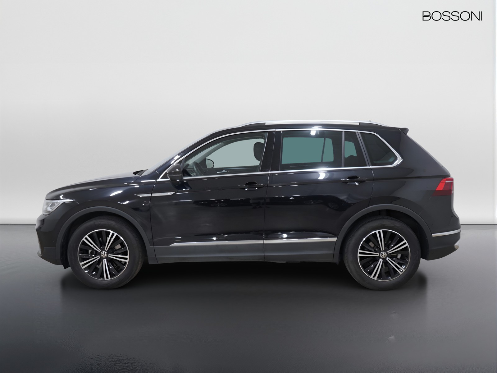 3 - Volkswagen Tiguan 2.0 tdi scr 150cv elegance dsg