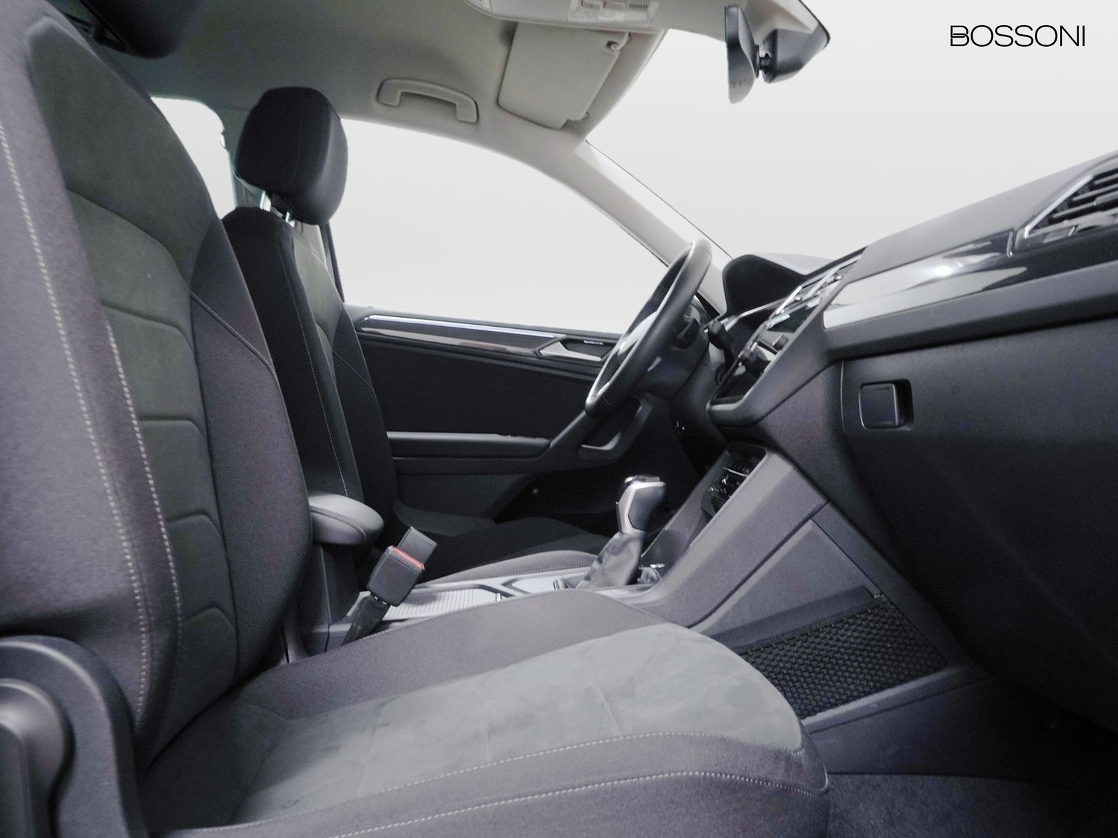8 - Volkswagen Tiguan 2.0 tdi scr 150cv elegance dsg
