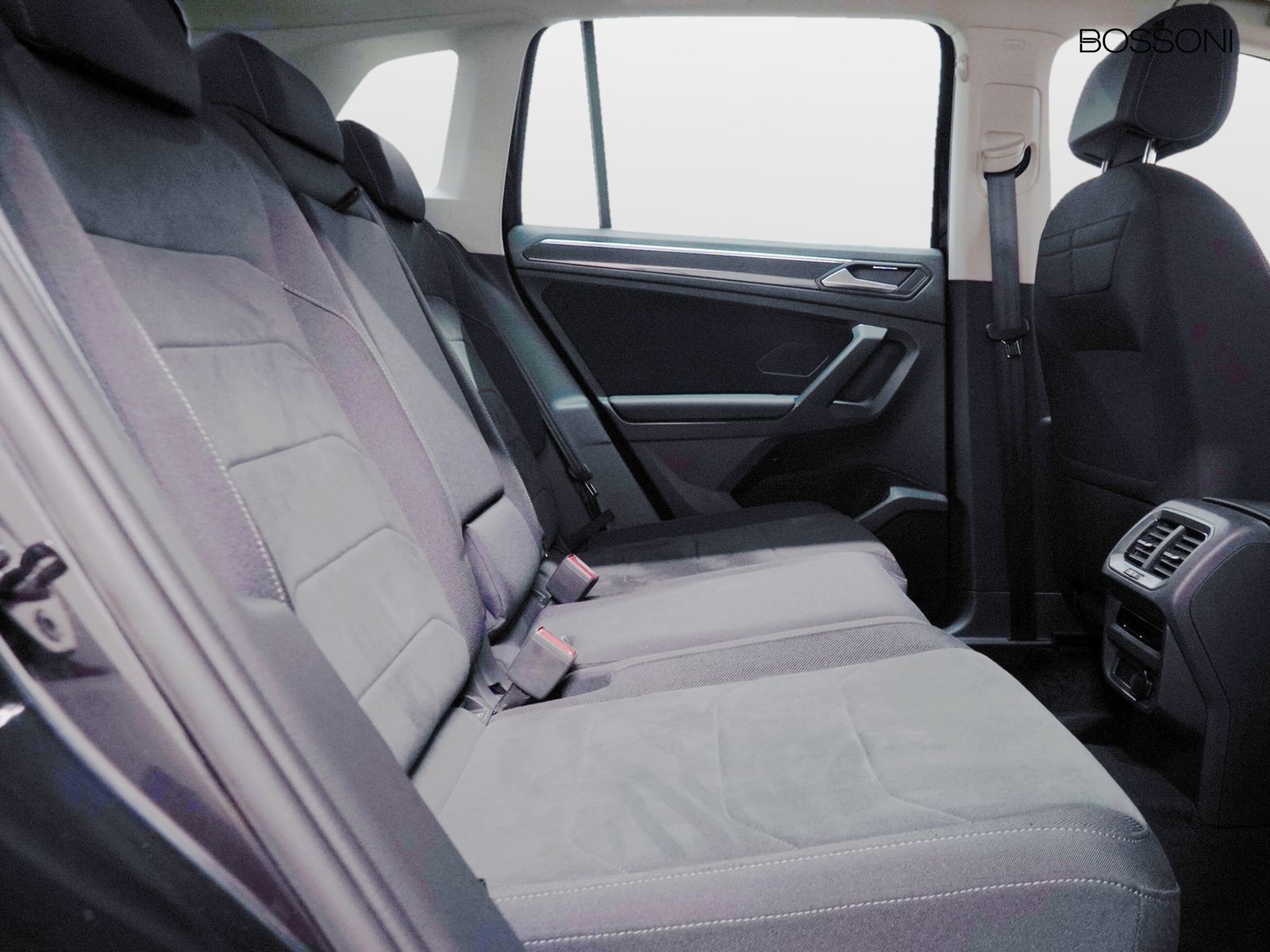 9 - Volkswagen Tiguan 2.0 tdi scr 150cv elegance dsg