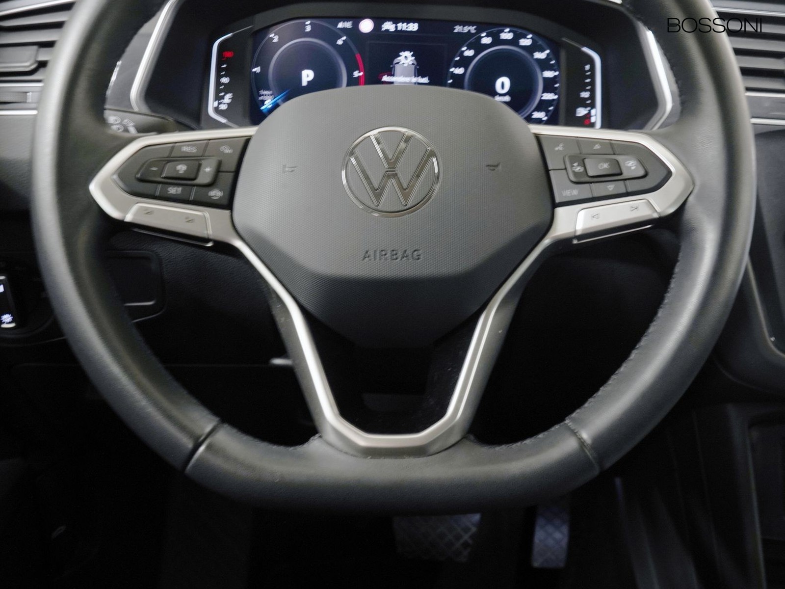 15 - Volkswagen Tiguan 2.0 tdi scr 150cv elegance dsg
