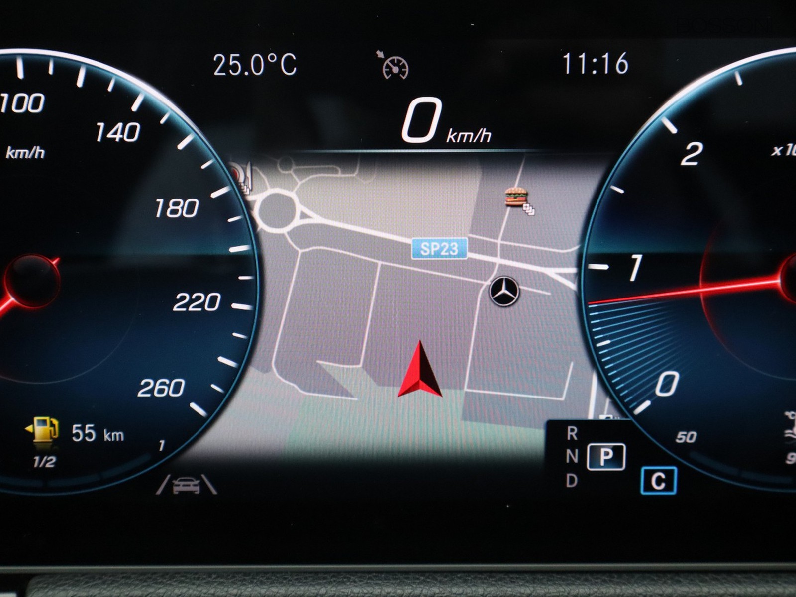 15 - Mercedes GLA 200 d sport plus 8g-dct