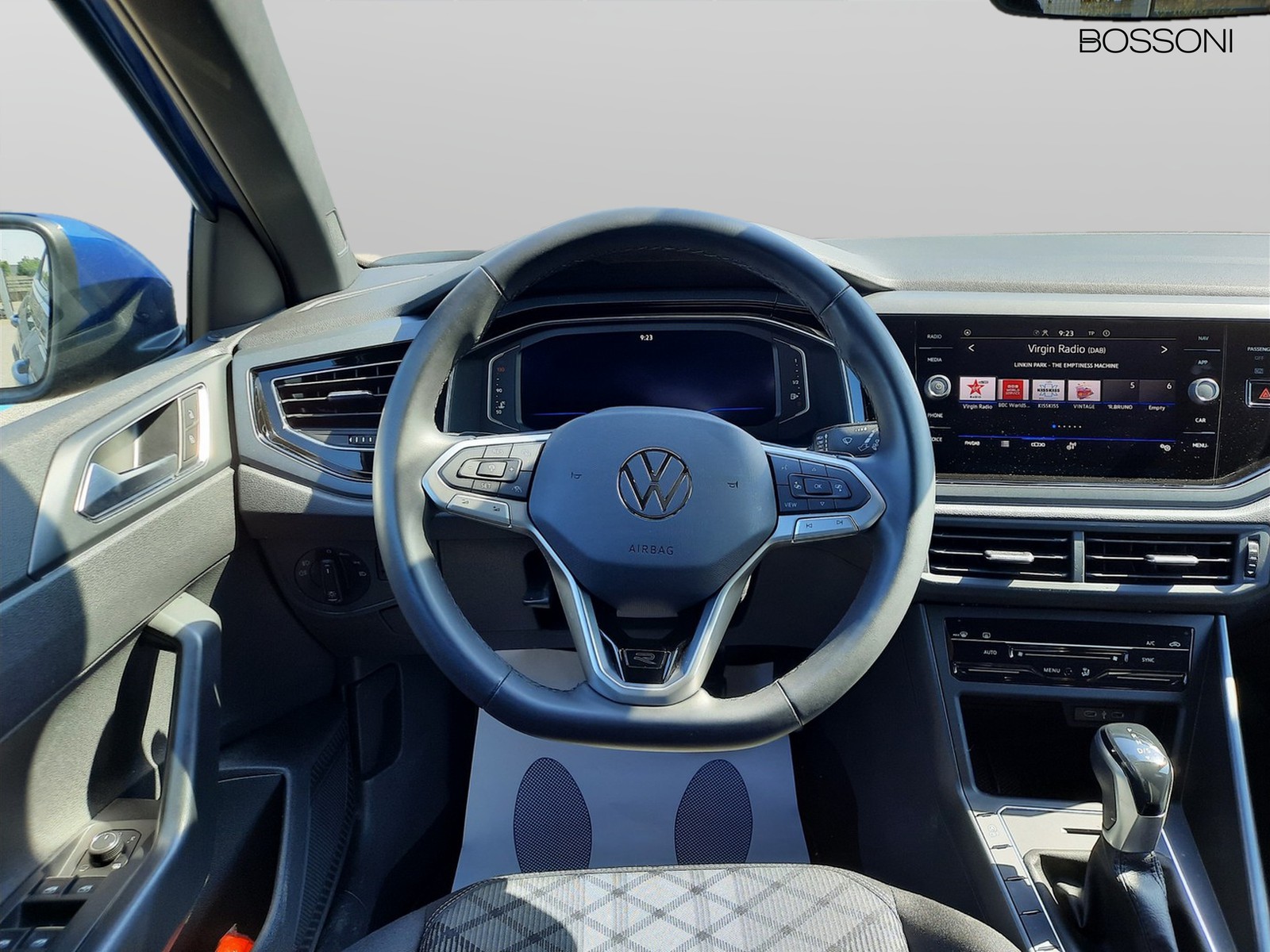 8 - Volkswagen Taigo 1.0 tsi 115cv r-line dsg