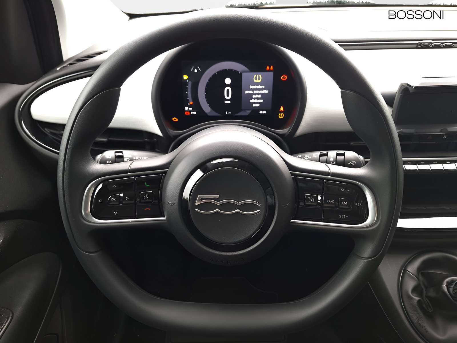 8 - Fiat 500 1.0 hybrid pop
