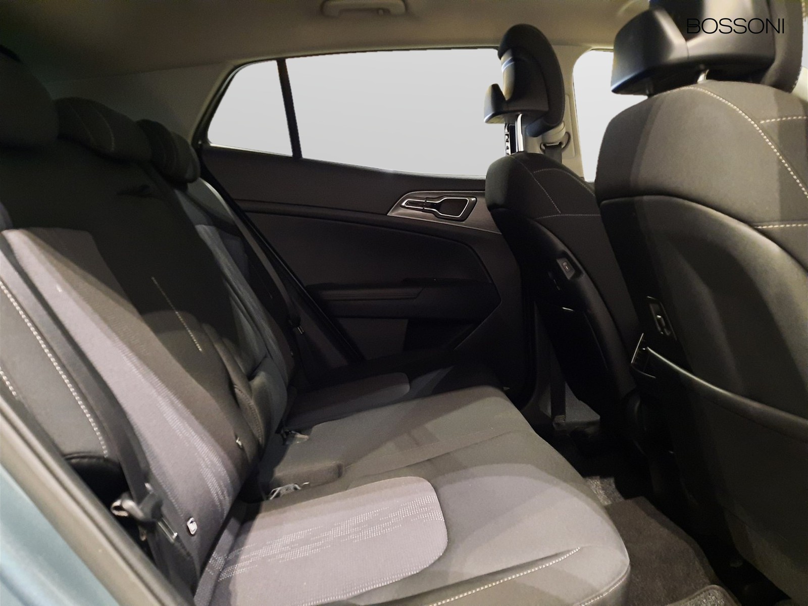 10 - Kia Sportage 1.6 crdi mhev style dct